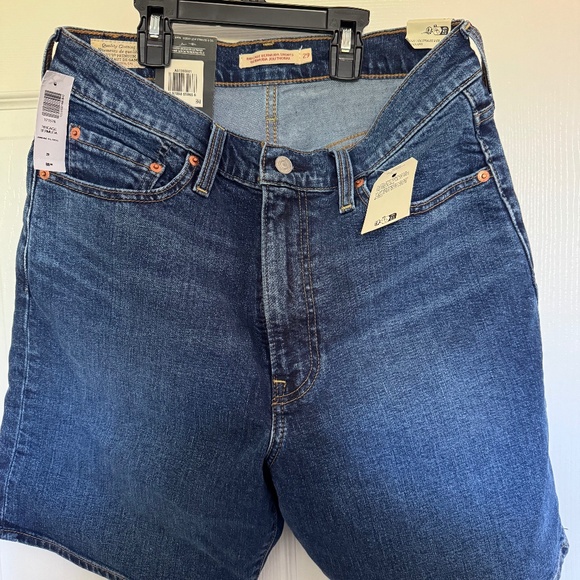 Levi's Bermuda Shorts - Picture 1 of 3